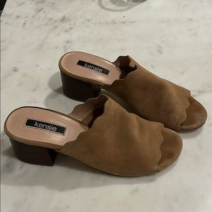 Kensie camel brown suede chunk mule shoes